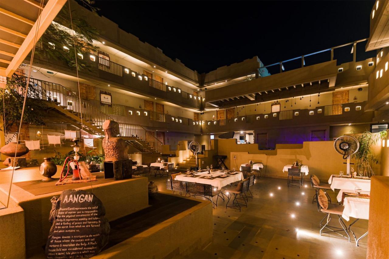3102Bce - A Vedic Resort Vagator Bagian luar foto
